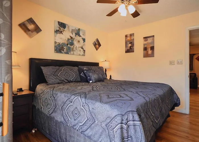 Oak Square - Unit 403