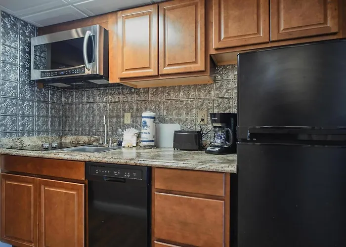 Oak Square - Unit 403