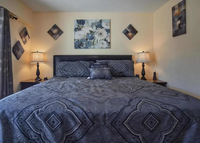 Oak Square - Unit 403